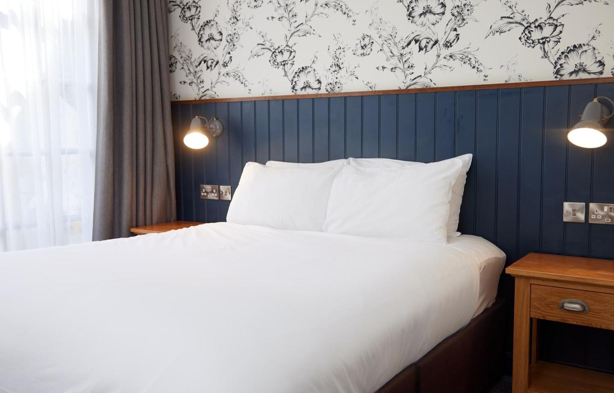 Swan Hotel By Greene King Inns Alton  Extérieur photo
