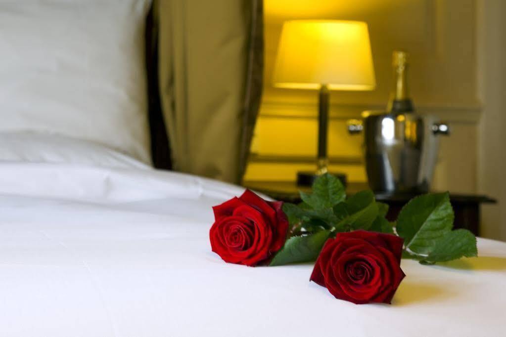 Swan Hotel By Greene King Inns Alton  Extérieur photo